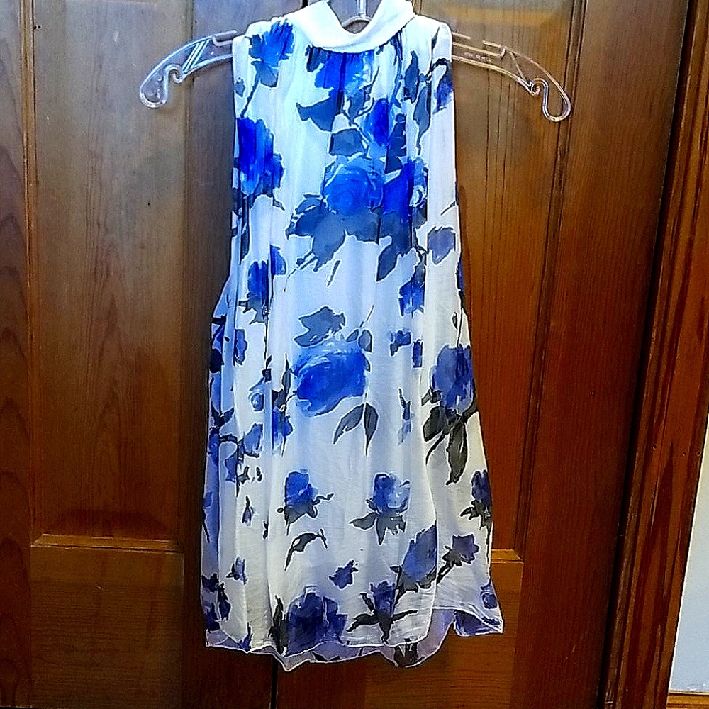 Beautiful floral shirt NWOT
